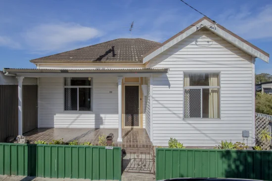 19 Omara Street, Mayfield East, NSW 2304
