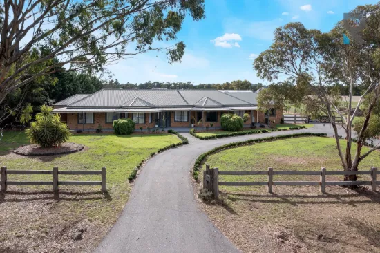 19 Red Gum Road, Oaklands Junction, Vic 3063