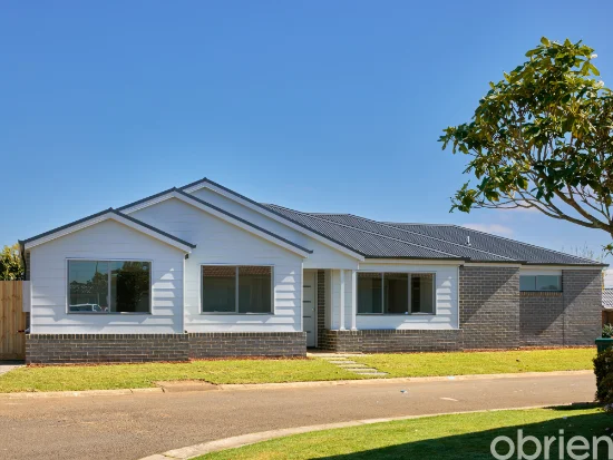 19 Rees Close, Drouin, Vic 3818 - For Sale