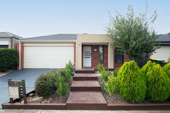 19 Rona Road, Point Cook, Vic 3030 - For Rent