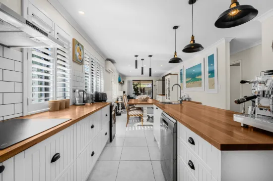 19 St Tropez Vista, Ellenbrook, WA 6069