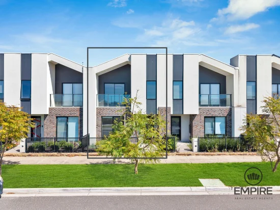 19 Stonefox Circuit, Clyde North, Vic 3978 - For Sale