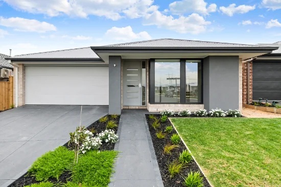 19 Swilk Crescent, Mickleham, Vic 3064 - For Rent