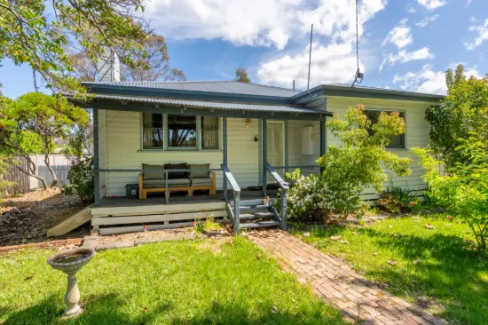 19 Tallarook Street, Seymour, Vic 3660
