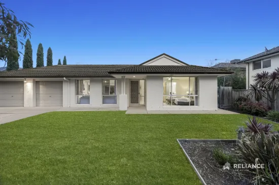 19 The Breezewater, Sanctuary Lakes, Vic 3030