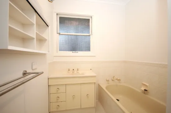 19 The Esplanade, North Shore, Vic 3214-Image