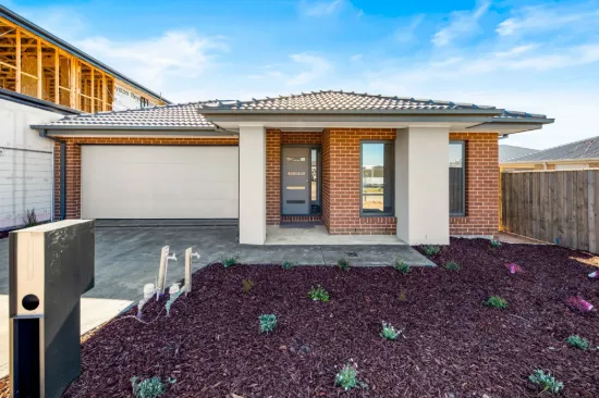 19 Topiary Street, Pakenham VIC 3810-Image