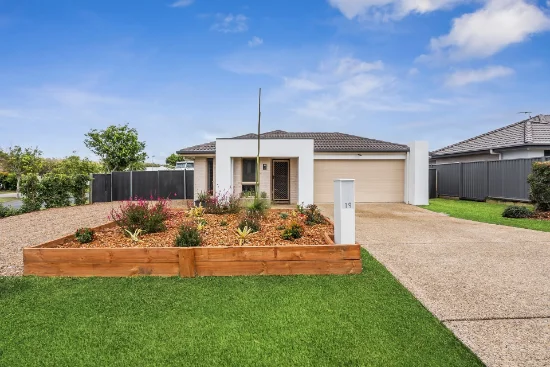19 Water Gum Crescent, Ningi, Qld 4511