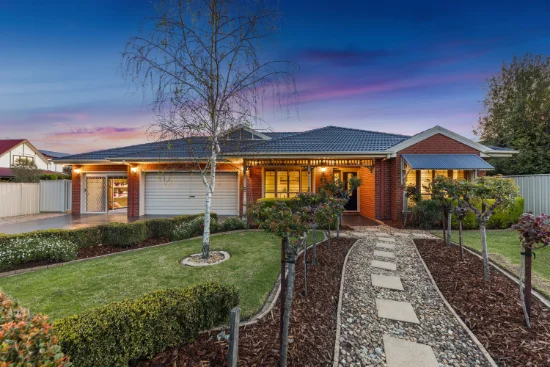 19 Waterford Rise, Pakenham, Vic 3810