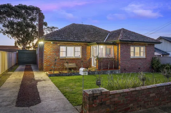 19 White Avenue, Wendouree, Vic 3355