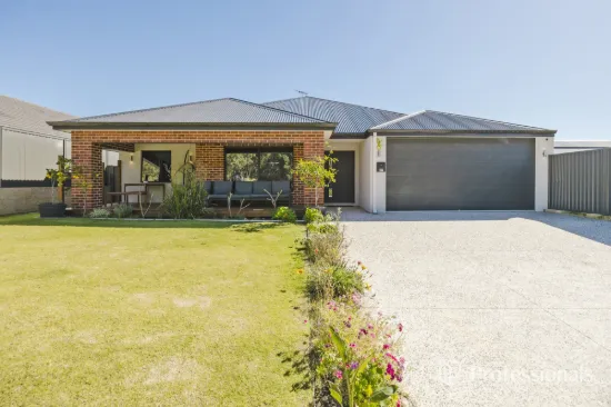 19 Willandra Loop, Yanchep, WA 6035