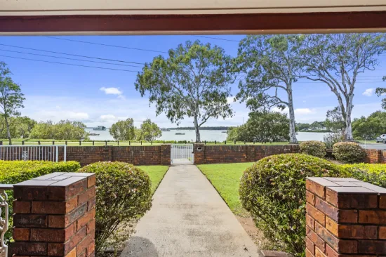 19 Wilson Esplanade, Victoria Point, Qld 4165