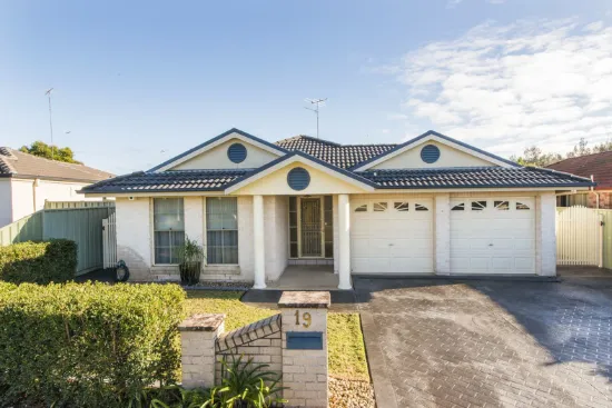 19 Winna Place, Glenmore Park, NSW 2745