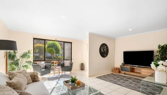 190 Emerald Drive, Regents Park QLD 4118-Image