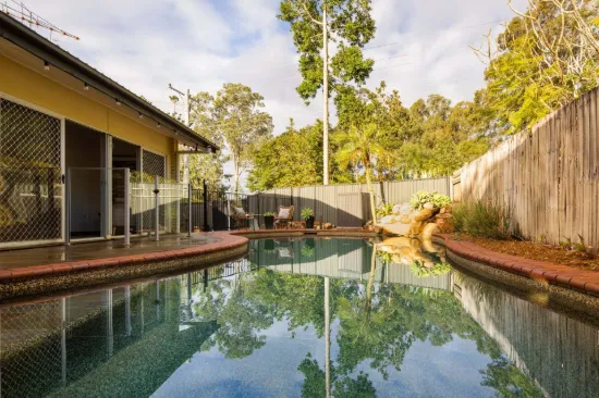 194 Chapel Hill Road, Chapel Hill, Qld 4069