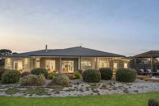 195 Fourth Avenue, Eden Park, Vic 3757
