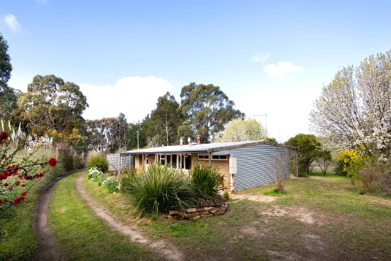 1964 Calder Highway, Taradale, Vic 3447