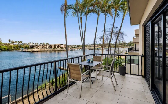 1a/1 Tarcoola Cres, Surfers Paradise, Qld 4217