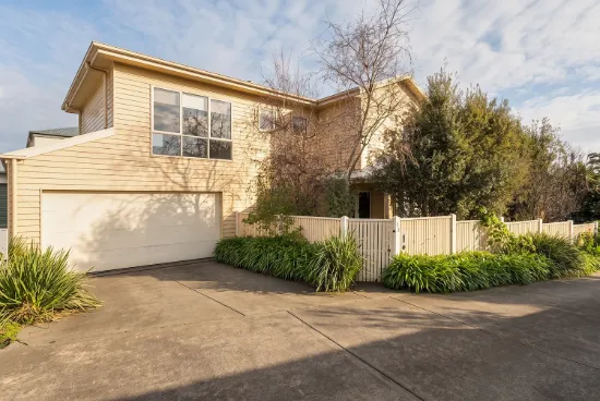 1A Franklin Place, Mornington, Vic 3931