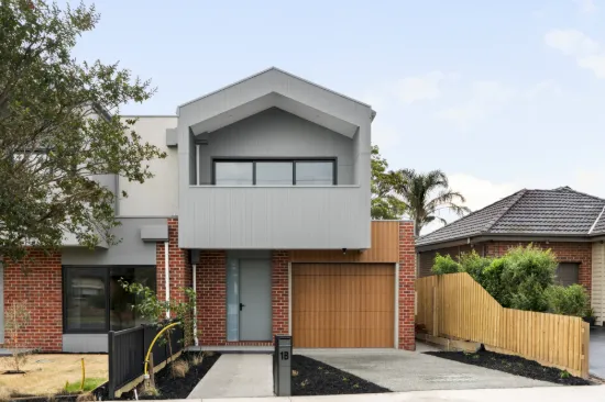 1B/1 Liston Avenue, Reservoir, Vic 3073