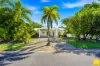 2/1 Baronia Crescent, Holloways Beach, Qld 4878