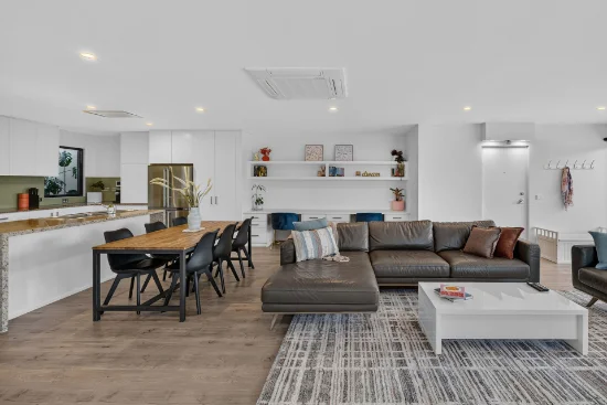 2/10 Blamey Place, Mornington, Vic 3931