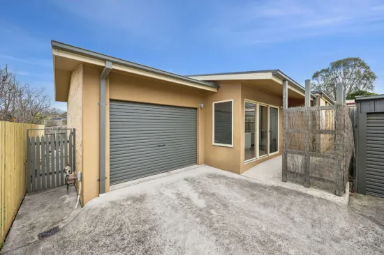 2/10 Matlock Street, Herne Hill VIC 3218-Image
