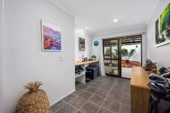 2/10 Virginia Grove, Southport, Qld 4215