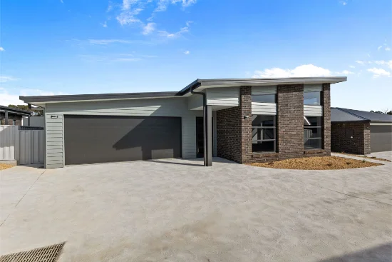 2/108 River Road, Ambleside TAS 7310-Image