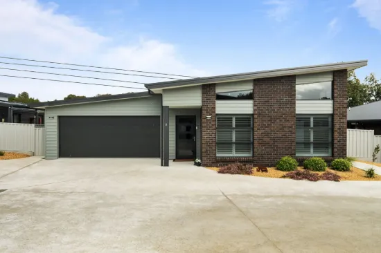 2/108 River Road, Ambleside TAS 7310-Image