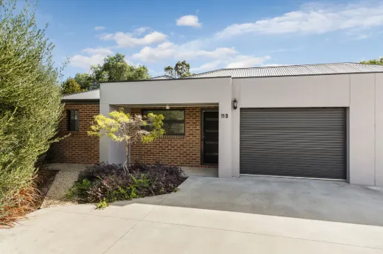 2/11 Carrington Close, White Hills, Vic 3550