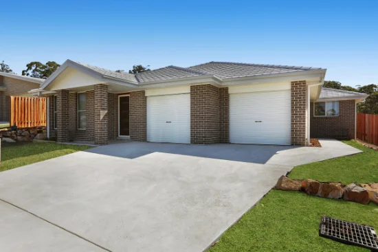 2/11 Diploma Drive, Thrumster, NSW 2444