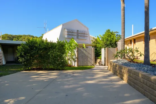2/11 Double Island Drive, Rainbow Beach, Qld 4581