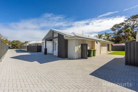 2/11 Murray Crescent, Halls Head, WA 6210