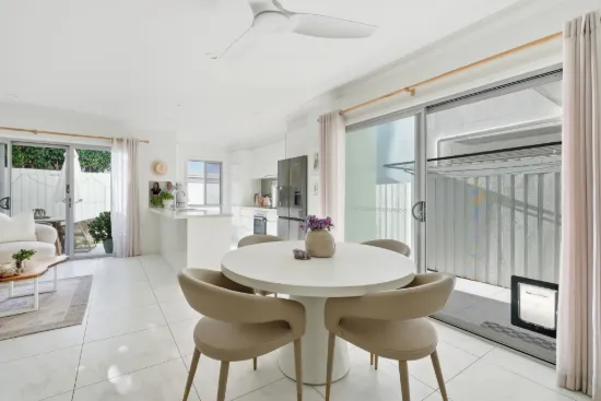 2/12 Sapphire Place, Elanora, Qld 4221