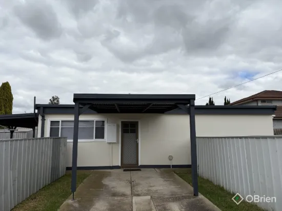 2/13 Cleveland Street, St Albans, Vic 3021