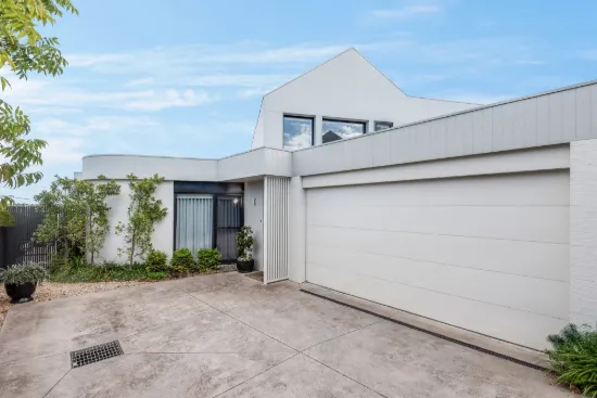 2/13 Vista Road, Newtown, Vic 3220