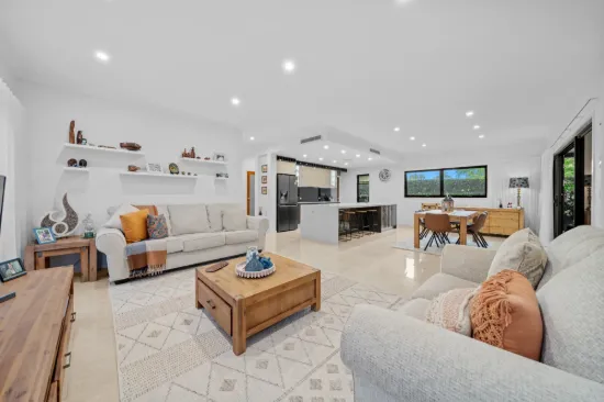 2/13 Wynflo Street, Labrador, Qld 4215