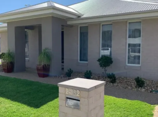 2/132 Brooklyn Drive, Thurgoona, NSW 2640