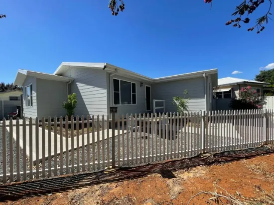 2/14 Hartigan Avenue, Parkes NSW 2870-Image