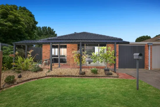 2/14 Kestrel Place, Werribee, Vic 3030