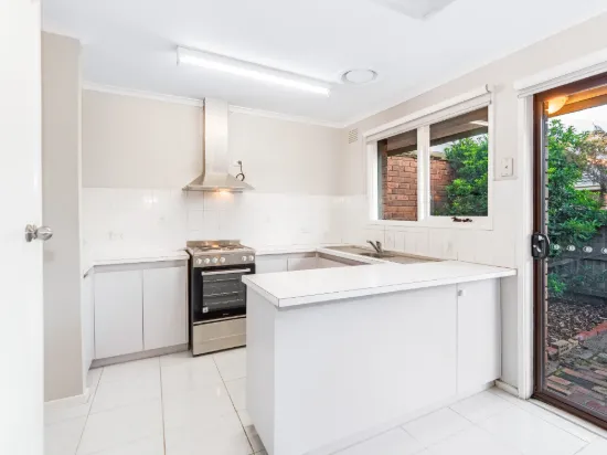 2/15 Tucker Street, Cranbourne, Vic 3977-Image