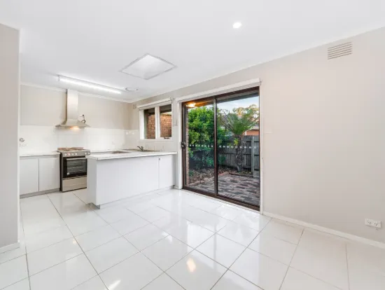 2/15 Tucker Street, Cranbourne, Vic 3977-Image