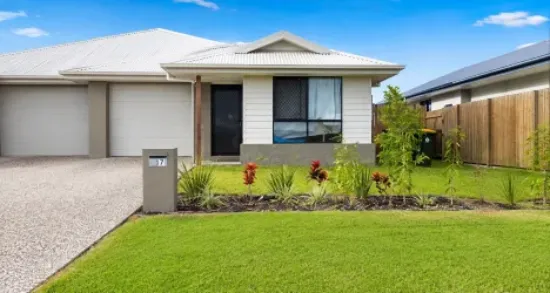 2/17 Barklya Street, Mount Low, Qld 4818