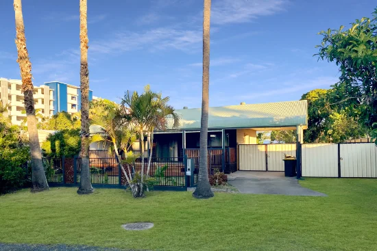 2/17 Hibiscus Street, Urangan, Qld 4655