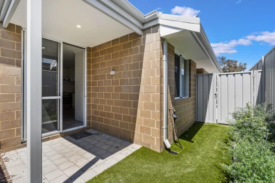 2/17a Morley Drive East, Morley, WA 6062