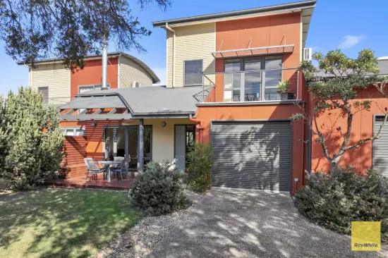 2/18 Ocean View Parade, Sandy Point, Vic 3959