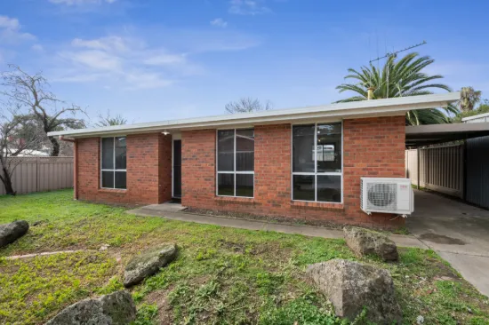 2/2 Boat Street, Kennington, Vic 3550