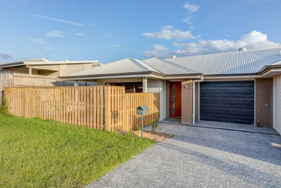 2/2 Haystack Close, Park Ridge, Qld 4125