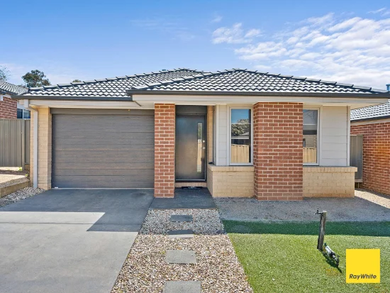 2/20A Emmett Street, Golden Square, Vic 3555 - For Sale